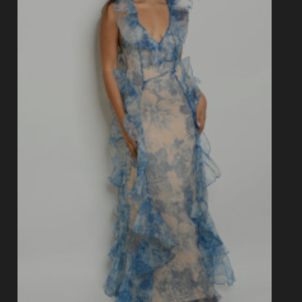 Beautiful Feminin Ruffle Dress Chiffon